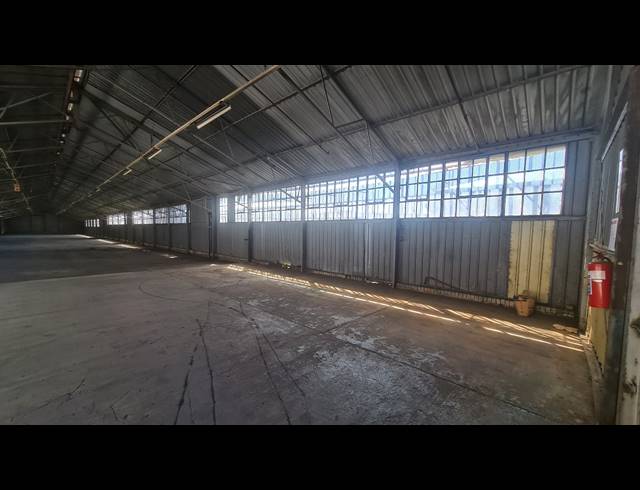 1,024M² WAREHOUSE TO LET IN BOKSBURG EAST